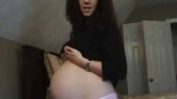Petite babe got fucked on the sofa